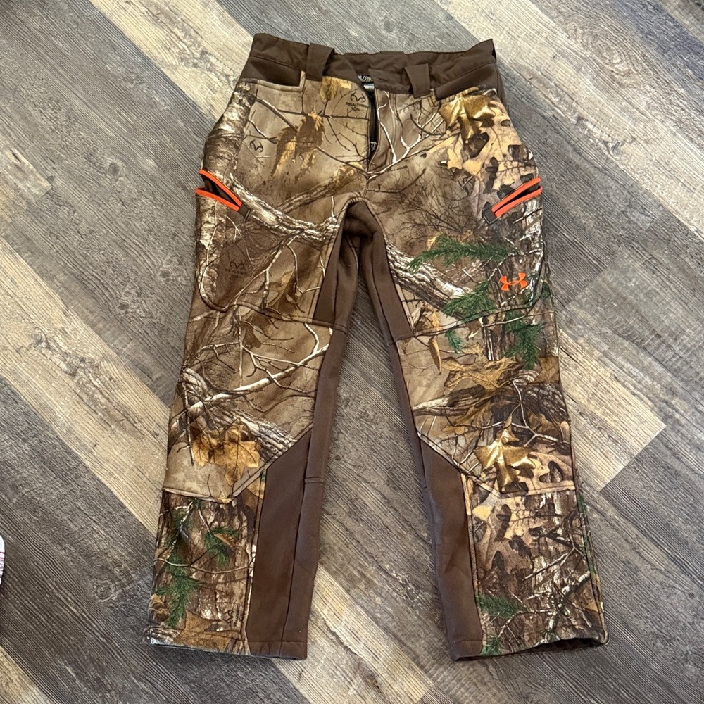 Under Armour Boy’s YXL Brown Camo Cargo Pants